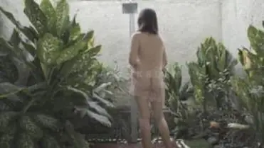 Adik Pacar Ketahuan Mandi Diajak ML Ranjang